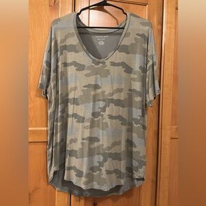 American Eagle Outfitters women’s soft and sexy tee